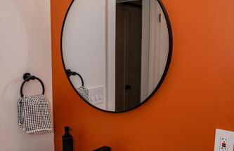 Urban Oasis - A Newly Renovated 4BR Dream - Foto 25