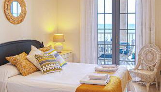 Vistas Increíbles y Confort en 1ª Línea de Playa - Photo 3