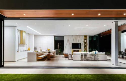 Luxurious 5BR Villa in BH with Pool, Theater, and Views - Foto 21