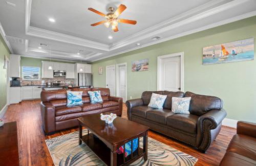 Charming Beachside Retreat: Steps from the Sand and Surf - Photo 7