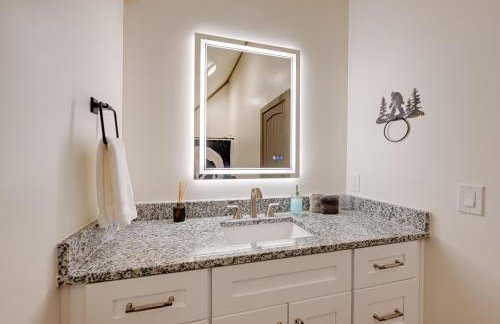 Nantahala Forest Cabin with Fire Pits and Hot Tub! - Foto 27