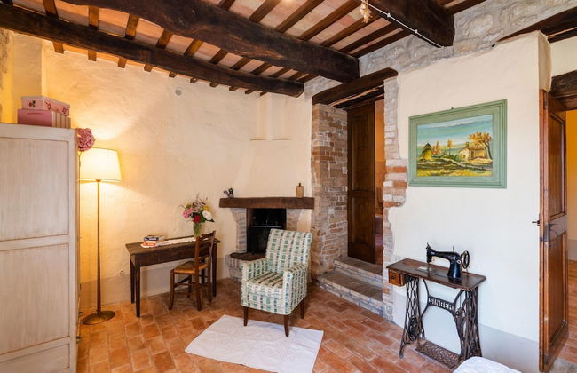 Gorgeous Apartment With Pool Near Sibillini Mountains - Photo 32