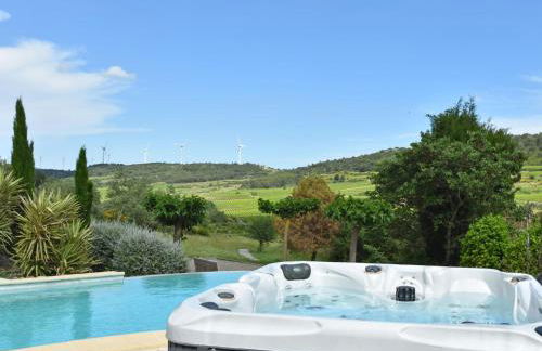 Villa With Heated Pool, Jacuzzi, Sports Field and Stunning Views - Foto 44