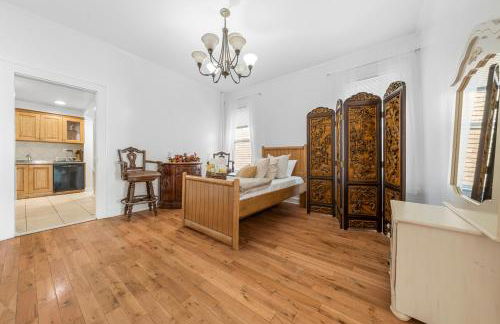 Quiet Retreat 10 Min to NYC Train & free Parking - Foto 12