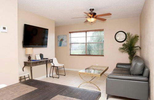 3 Bedrooms 2 Baths Pool Home available for LONGER STAYS!!! - Foto 11