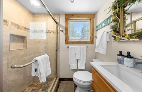 Rustling Grove in Tahoe City - Pet-Friendly, Walking Distance to Downtown and Lake - Private Hot Tub - Foto 12
