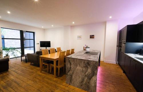 The Eden Warehouse - Pink Apartment (sleeps 4) - Foto 9