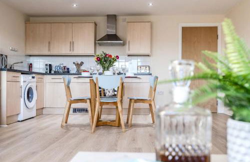 Waterfront Quayside Apartment with secure parking & lift, Ideal for Mobility Users - Foto 4