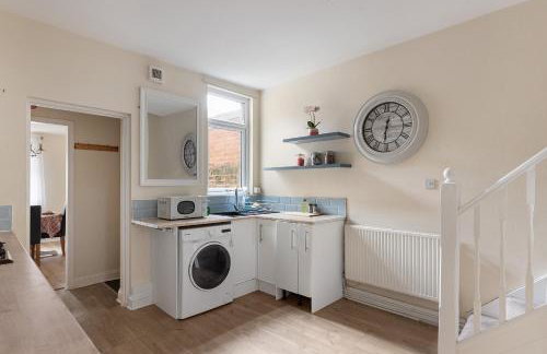 The Victoria - Quaint Victorian Home With Free Parking - Foto 21