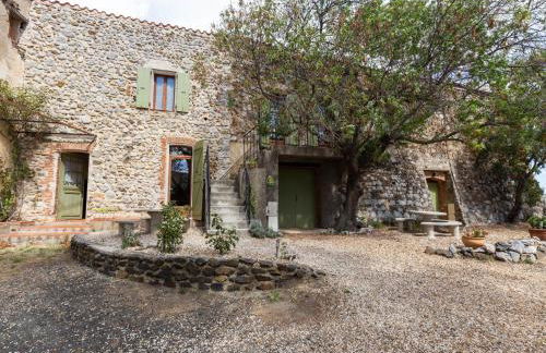 Charming Holiday Home in Tautavel with Balcony - Photo 2