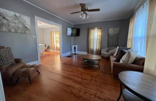 Timelessly restored home - entirely yours to enjoy - Foto 23