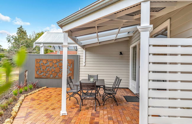 Grandview Accommodation - The Elm Tree Apartments - Photo 43