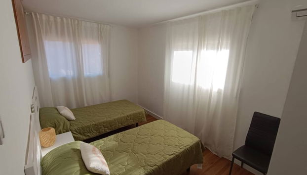 Apartment in Salou with swimming pool and garden - Photo 4