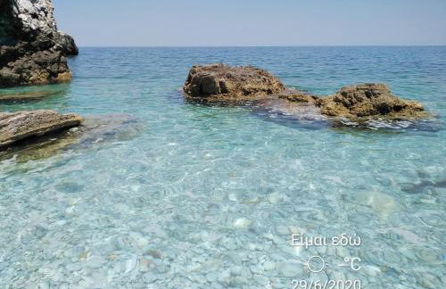 Kamari Beach guest house - Photo 18