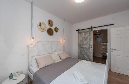 Stone Villa Cara d Oro - Heated Infinity Pool & Views - Photo 33