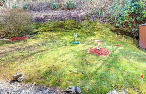 Scenic Marble Cabin with Fire Pit! - Foto 29