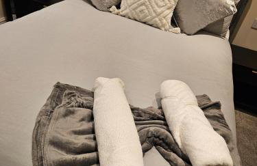 The Rocky Luxe - 4 Bedrooms - Parking - Sleeps 8 - Foto 9