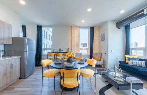Bright and Bold Escape with NYC Views and Free Parking, Sleeps 9 and 2 Baths - Foto 16
