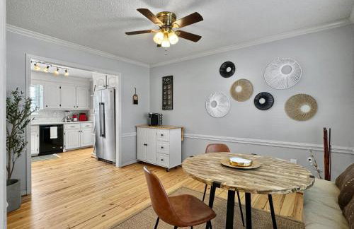 Cozy Home Away From Home - Pet-friendly, King bed - Foto 13