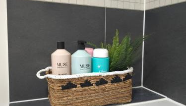 Canalside 1 bed flat - Foto 5