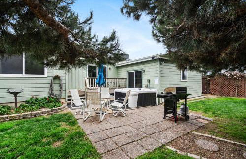 O-Side Beach Bungalow with Jaccuzi Blocks to beach - Photo 16