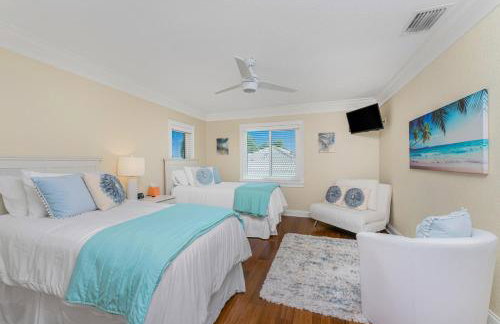 Villa Hibiscus-Waterfront-Free Heated Pool-Dock-Bikes-Other Amenities - Photo 23