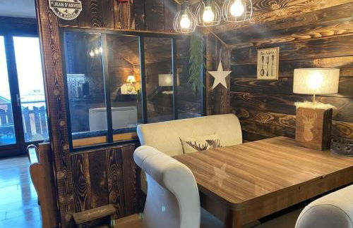 vue splendide montagnes centre village pieds des pistes et remontées Mécaniques - Foto 1