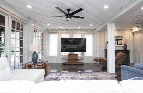 Huge Waterfront Mini-Resort w Gym, Dock & Pool - Foto 4