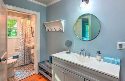 Restored Mars Hill Home on 1 Acre Walk to Town! - Foto 14