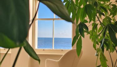 Ocean Whisper - 2 Bedroom Sea Front Apartment - Foto 2
