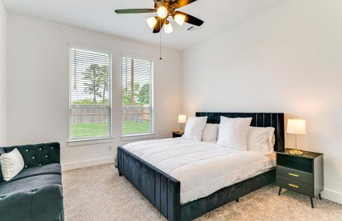 Patio and Pool Access Family Home in Tomball - Foto 9