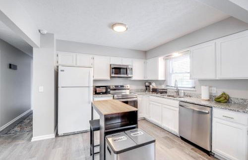 3 Mi to Cuyahoga Valley NP Fairlawn Family Home! - Foto 8