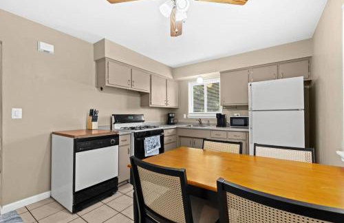 Big Fenced Backyard Sleeps 8 - Foto 20