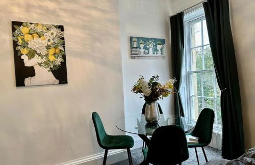 Beautiful Grade 2 Home in centre of Newcastle-St James Park FREE CITY PARKING - Foto 14