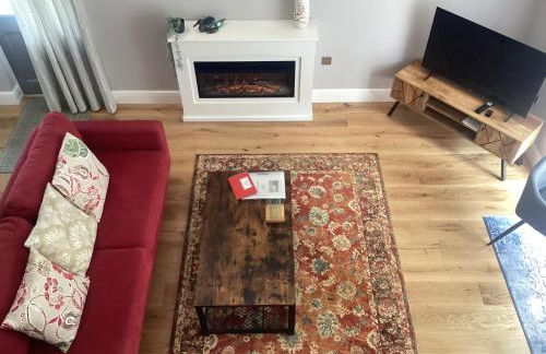 The Studio, spacious riverside property in Ludlow with private parking - Photo 4