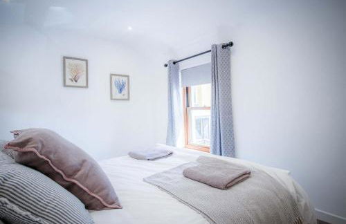 The Cottage - 2 Bedroom Cottage - Tenby - Photo 52