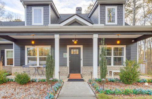 Gather, Play and Unwind! Modern Locust Grove Home - Foto 36