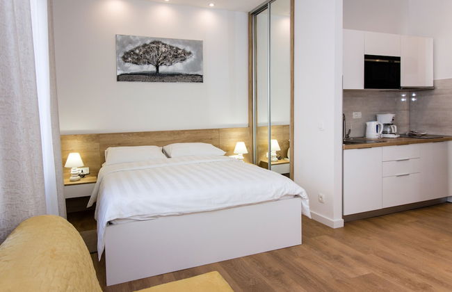 Lugo Apartments - Photo 9