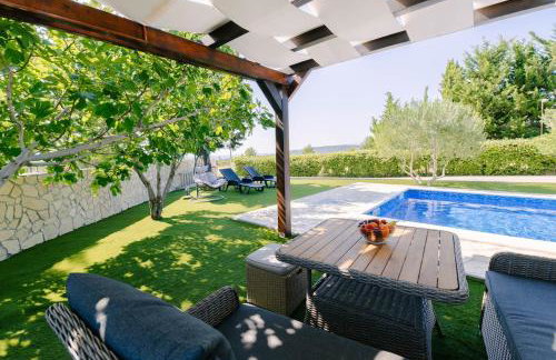 Apartment Ljubica with pool - Photo 18