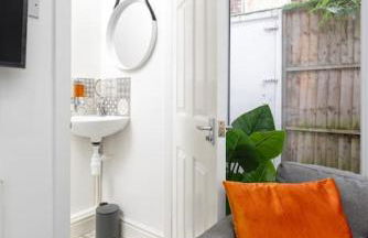 Flatzy - Modern 3 Bedroom Home in City Centre - Foto 26