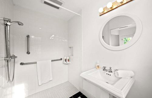 Spacious 5BR LA Villa with Pool Spa & Game Room - Foto 76