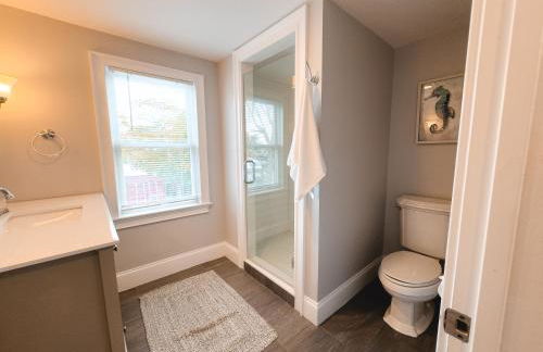 Water Access 5-Bed 2-Bath Retreat - Foto 16