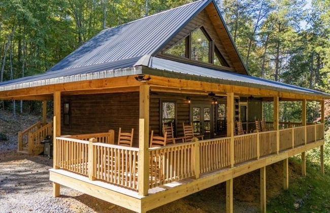 Ruby's Retreat - 2 Bedrooms, 1.5 Baths, Sleeps 8 by RedAwning - Foto 1