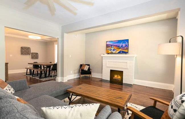 Cozy Family Home - Walk to MO Botanical Gardens - Photo 26