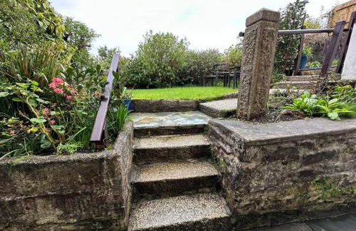 Beautiful & Peaceful Garden Retreat at 'The Lower Deck' - Foto 13