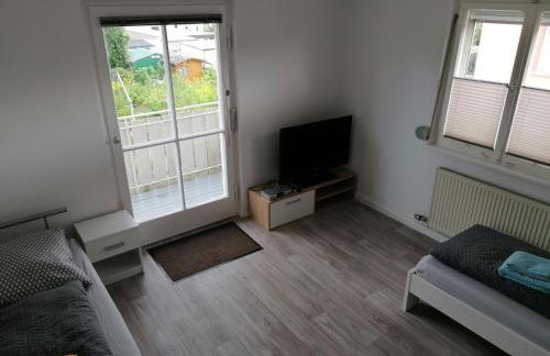 Ferienhaus Stein, TOP Monteurwohnung, 5 große Einzelzimmer, Doppelzimmer, Übernachtung bis 8 Personen möglich - Foto 2