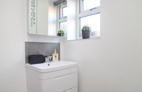 Colby House with Private Parking - Foto 9