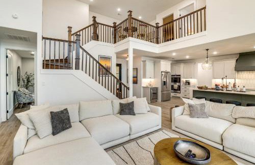 Hot Tub, Fire Pit! High-End Cedar Creek Lake Haven - Foto 7