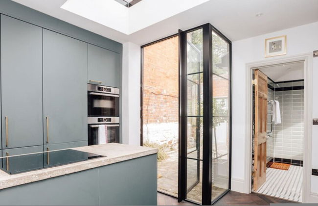 The Emerald - Central Henley 2 Bedroom House - From 145 Per Night - Foto 39