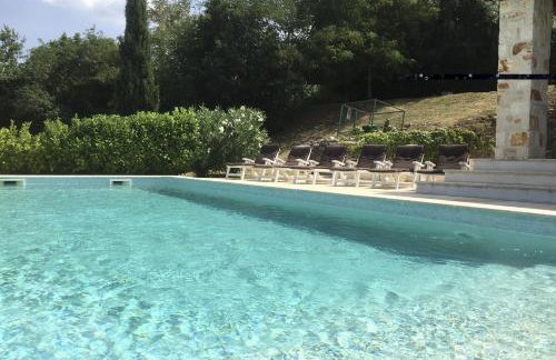 Spacious villa with 10x5m pool, aircon. Rural retreat, stunning views. - Foto 6